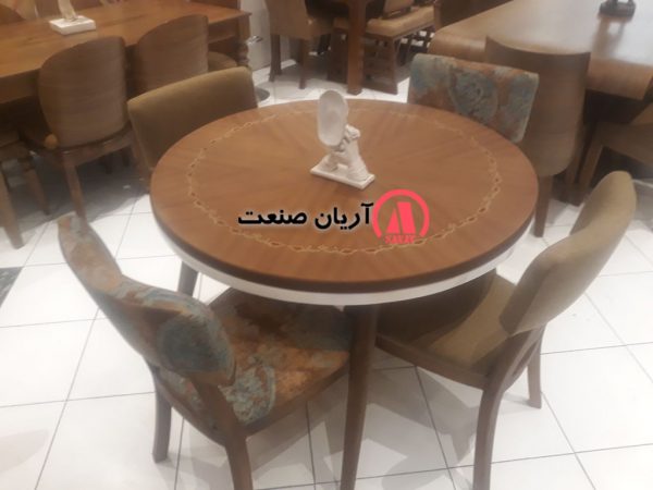 میز گرد ، میز گرد چوبی